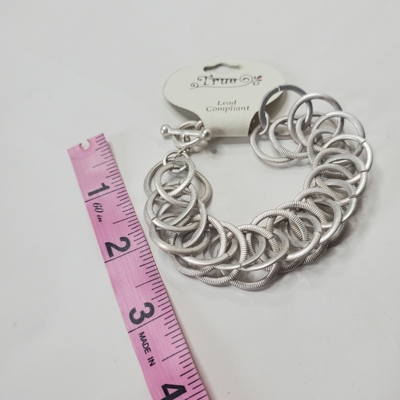 True Women's Circular Bracelet Silver Toned - Picture 2 of 4